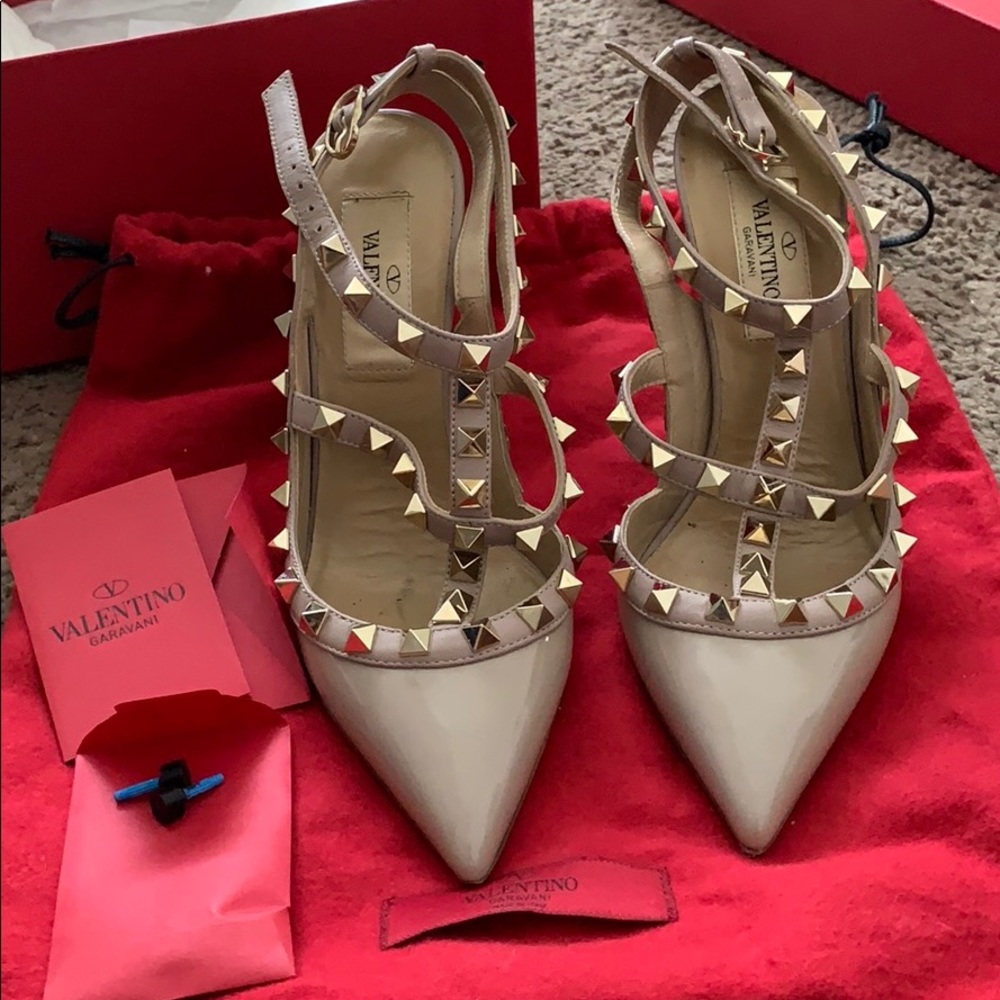 Valentino Rockstud Pumps Poudre patent leather